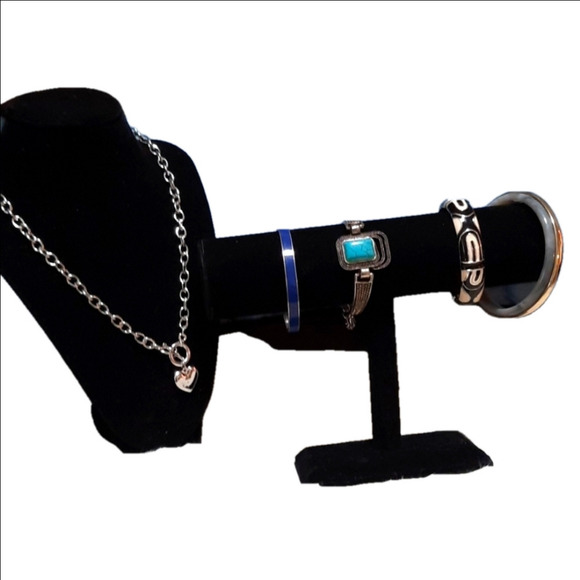 Bundle of Jewelry - Picture 1 of 3